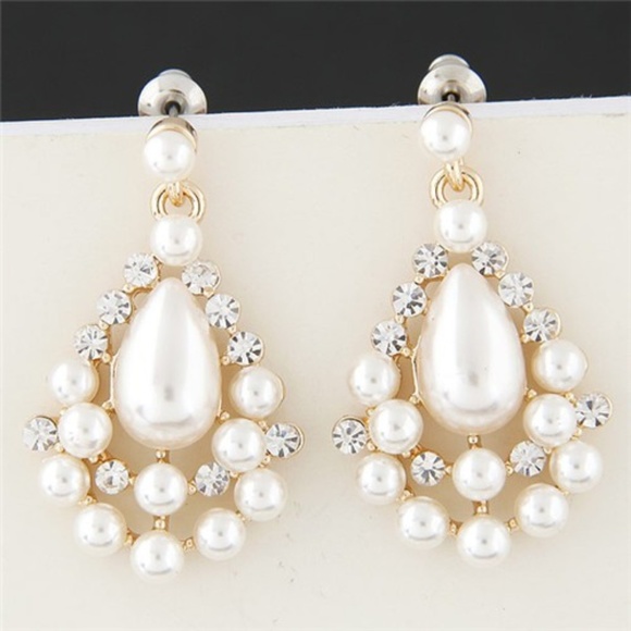 Jewelry - Rhinestone and Pearl  Hollow Earrings